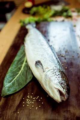 Семга атлантическая свежемороженая  1-2 кг